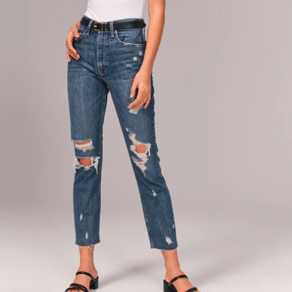 NWT Abercrombie High Rise Mom Jean size 27/4 - Picture 1 of 12